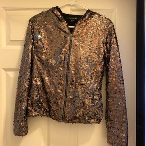 Sequence jacket with hood